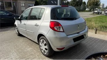 Renault Clio 2010 photo 2