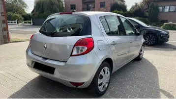 Renault Clio 2010 photo 3