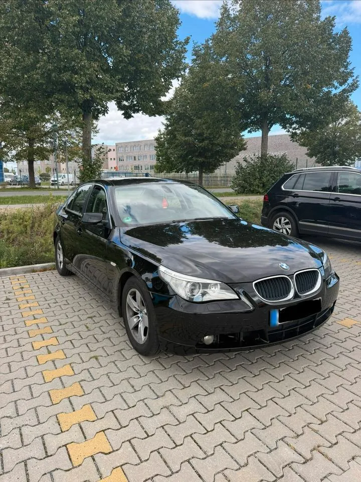 BMW 520I