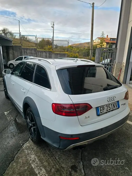 Audi A4 Allroad 2012 photo 4