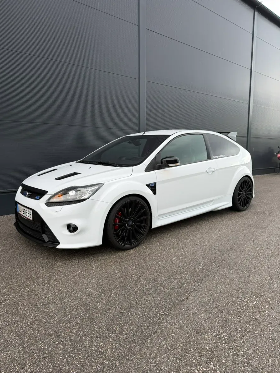Ford Focus 2009 photo 2