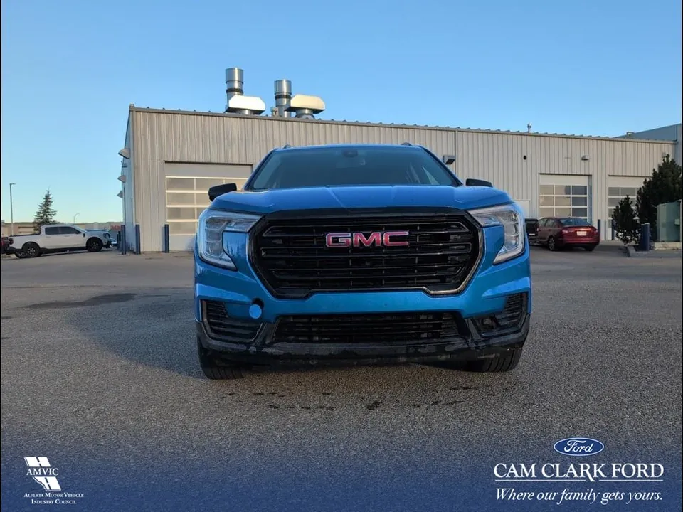GMC Terrain 2024 photo 2