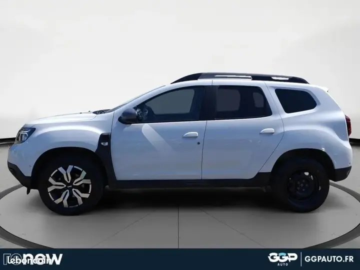 Dacia Duster 2023 photo 2