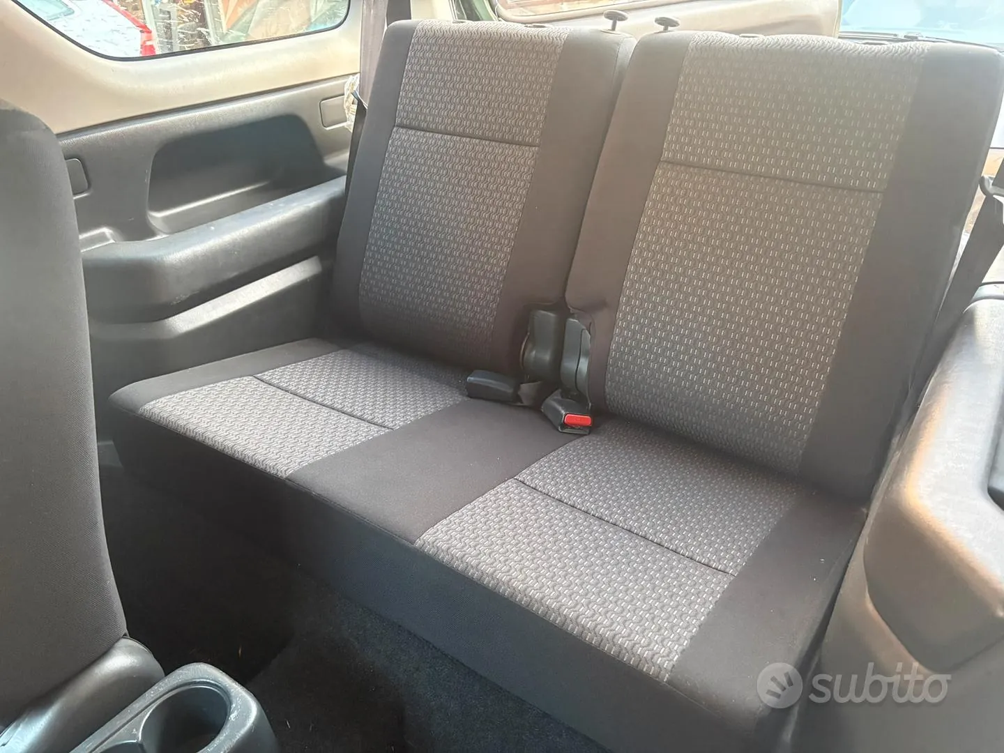 Suzuki Jimny 2011 photo 3