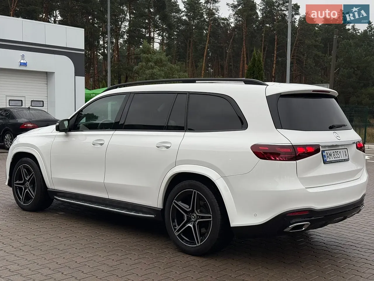 Mercedes-Benz Gls-Class 2023 photo 4