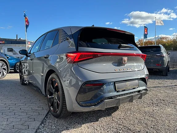 Cupra Born 2024 photo 5