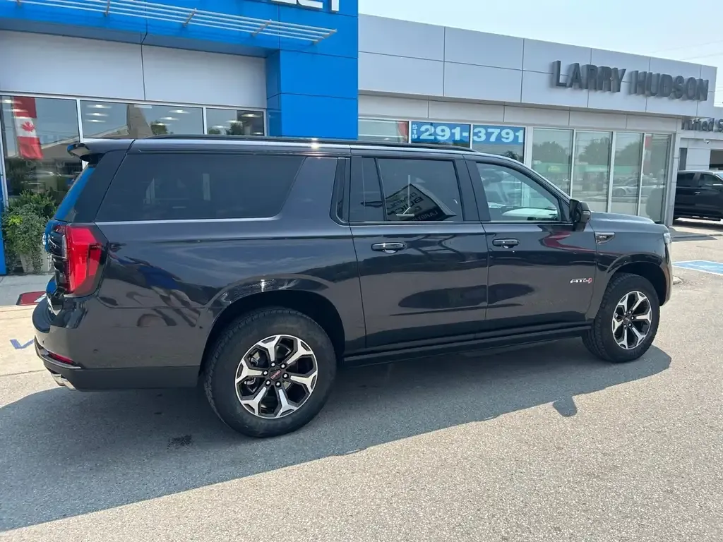 GMC Yukon 2026 photo 3