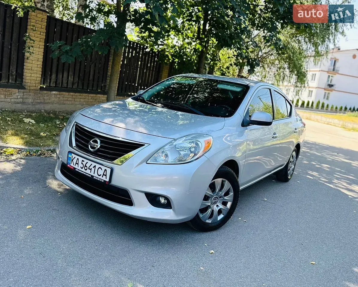 Nissan Versa 2013 photo 2