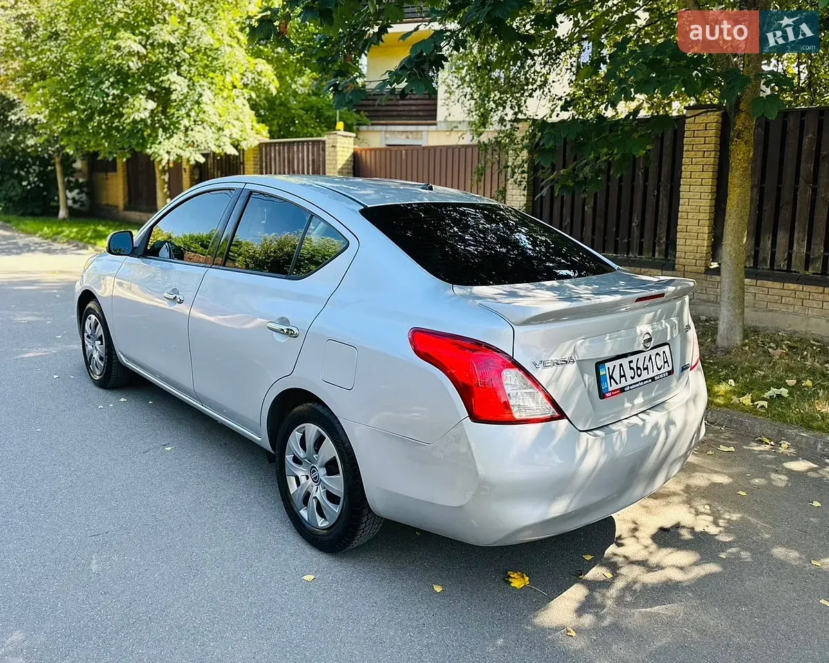 Nissan Versa 2013 photo 5