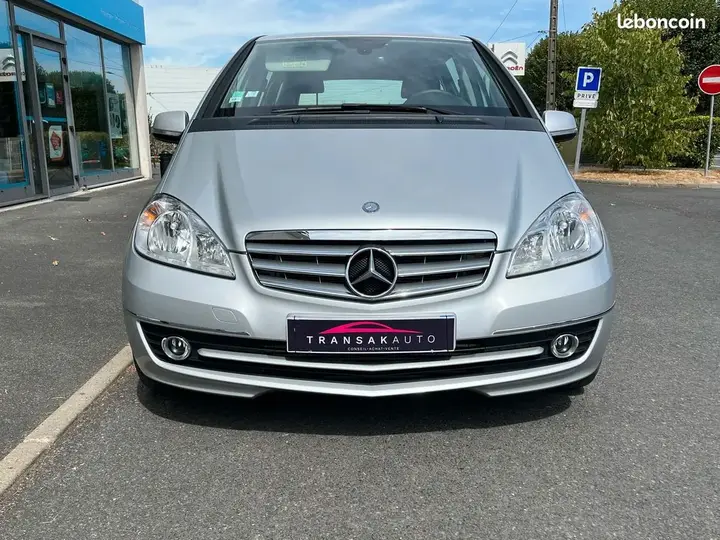 Mercedes-Benz A-Class 2010 photo 3