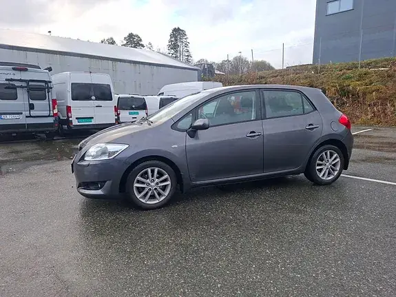 Toyota Auris 2008 photo 2