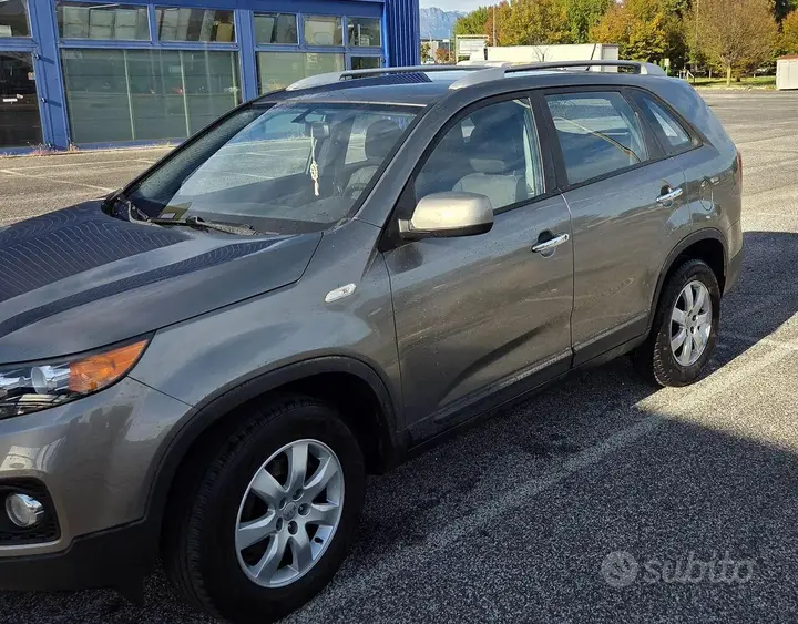 Kia Sorento 2012 photo 2