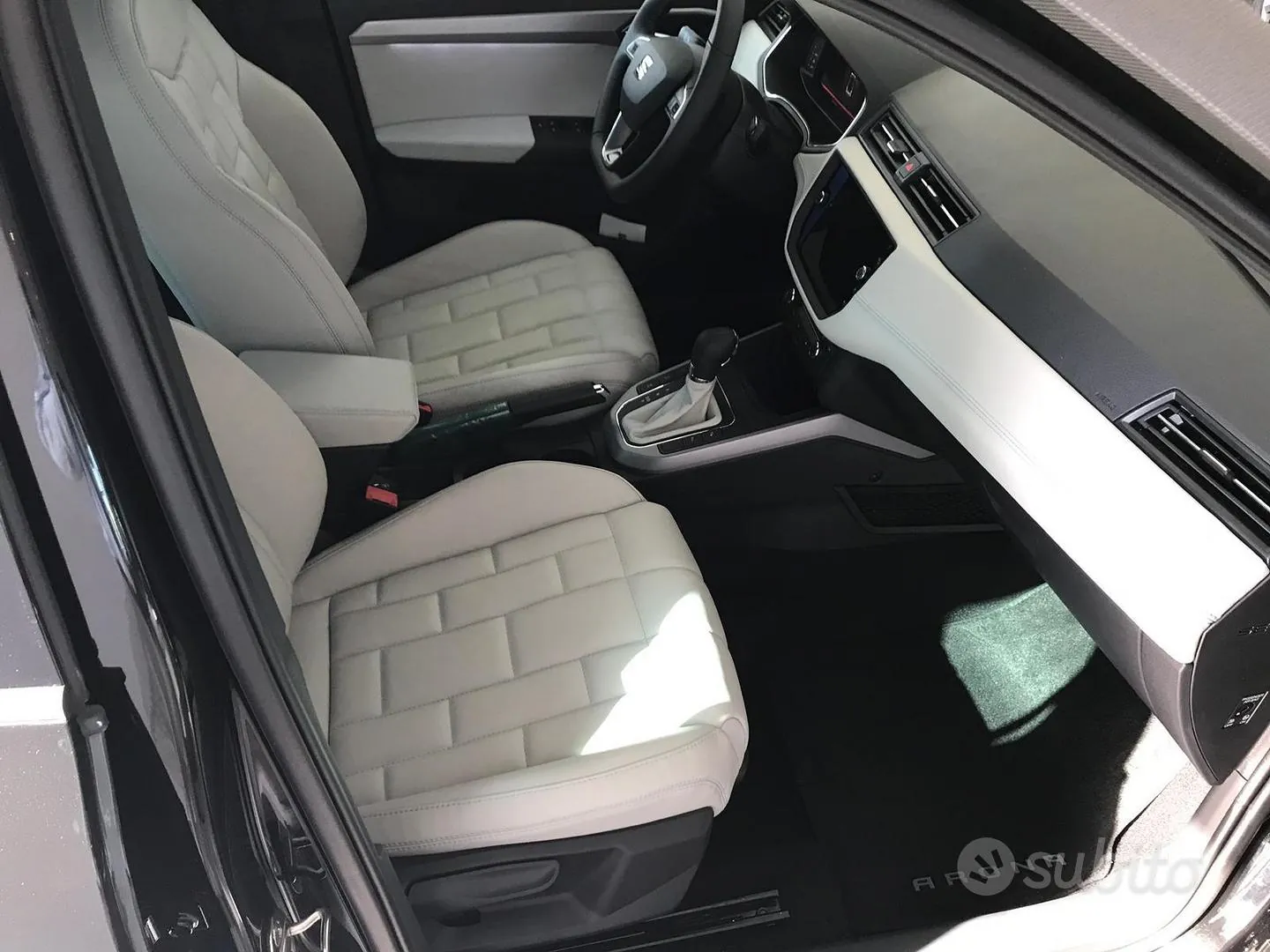 Seat Arona 2019 photo 5