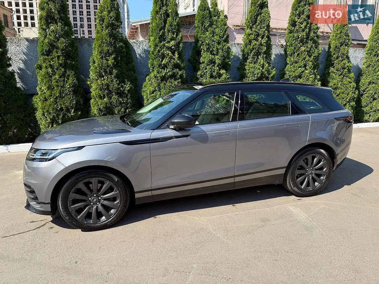 Land Rover Range Rover Velar 2021 photo 3