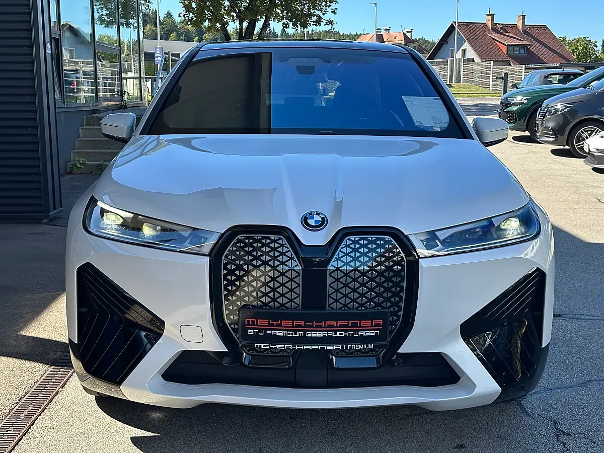 BMW Ix 2023 photo 3