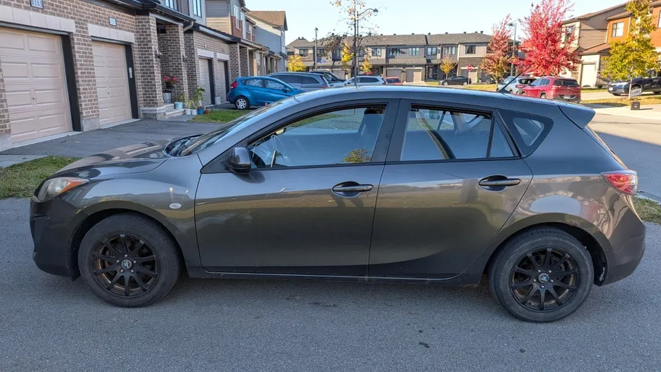 Mazda Mazda3 2010 photo 2