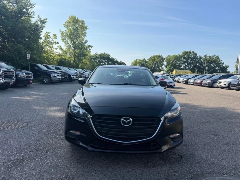 Mazda Mazda3 2018 photo 2
