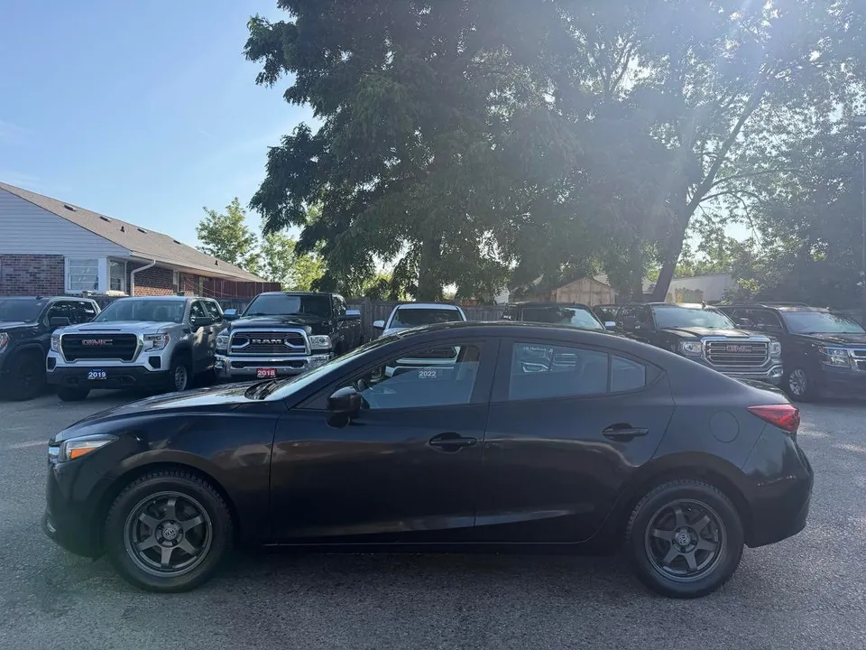 Mazda Mazda3 2018 photo 4