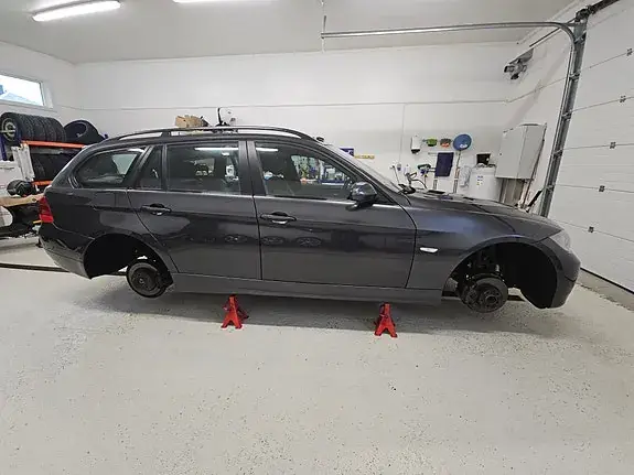 BMW 320D 2006 photo 2