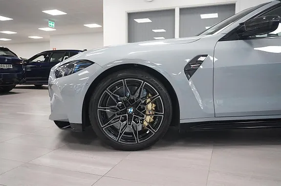 BMW M4 2025 photo 3