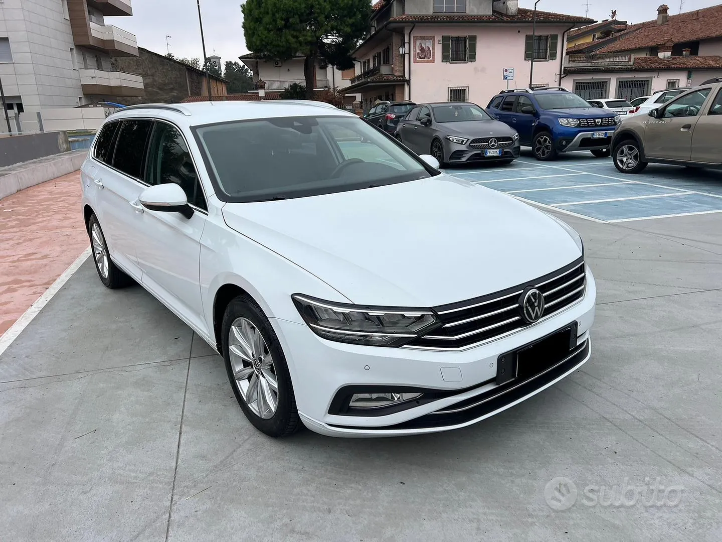 Volkswagen Passat 2023 photo 2