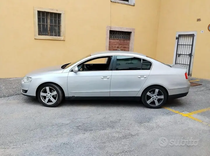 Volkswagen Passat 2009 photo 4