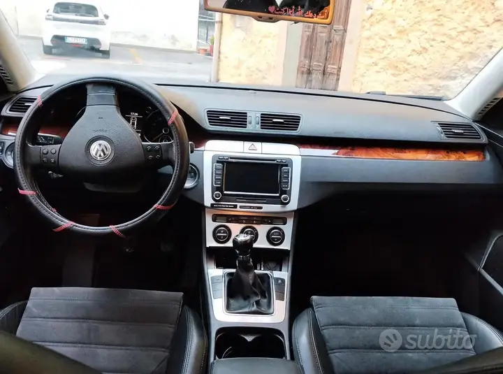 Volkswagen Passat 2009 photo 3