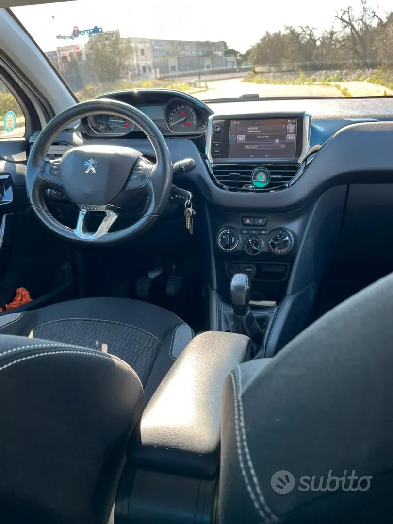 Peugeot 208 2016 photo 5