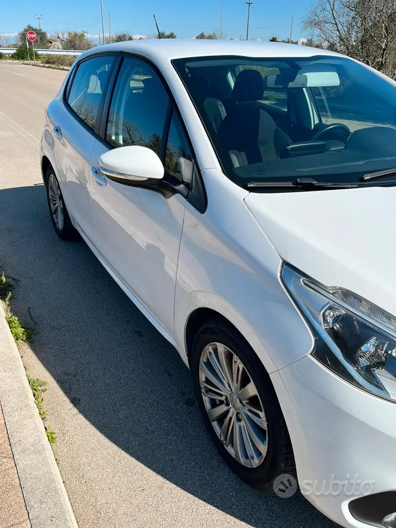 Peugeot 208 2016 photo 4