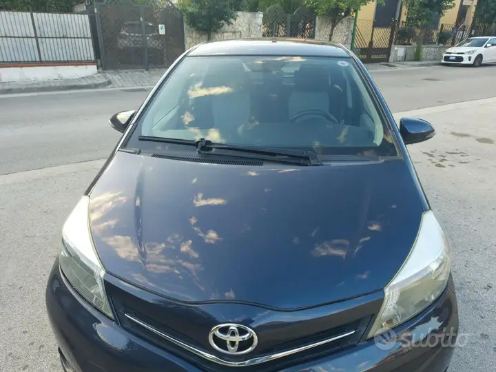 Toyota Yaris 2012 photo 4