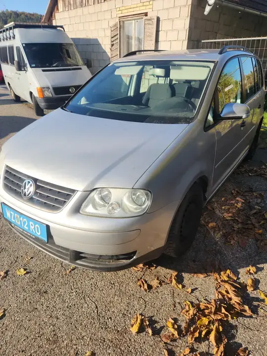 Volkswagen Touran 2006 photo 2