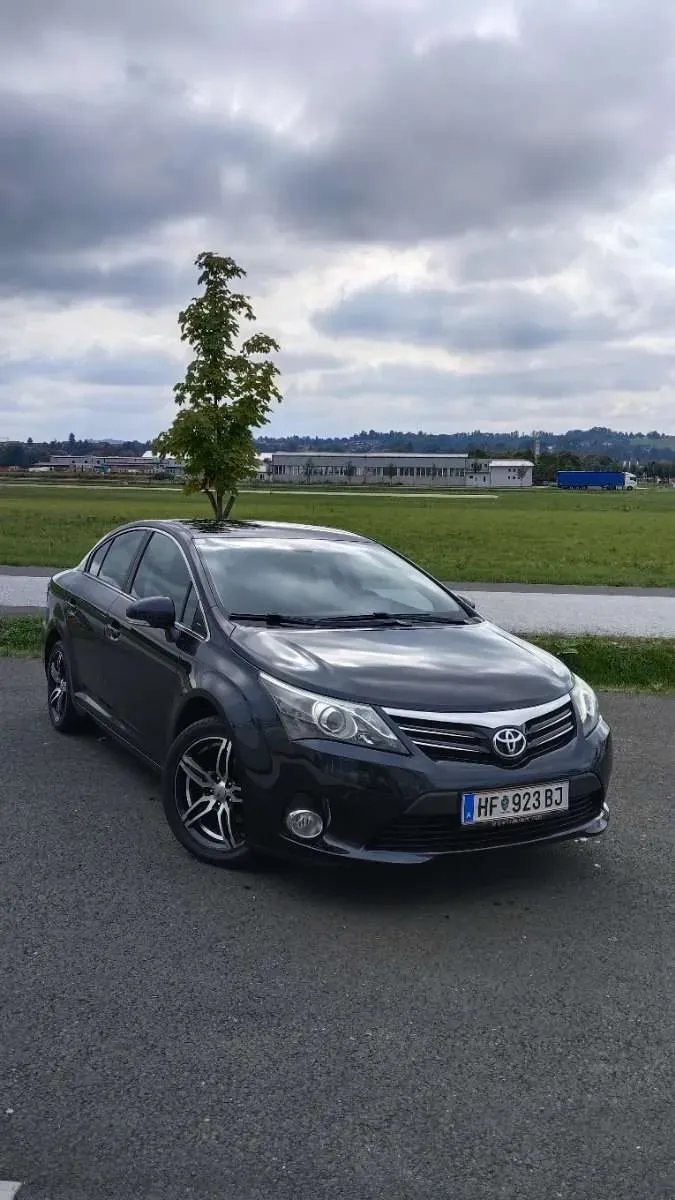 Toyota Avensis 2012 photo 3