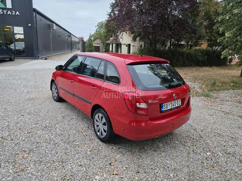 Skoda Fabia 2012 photo 4