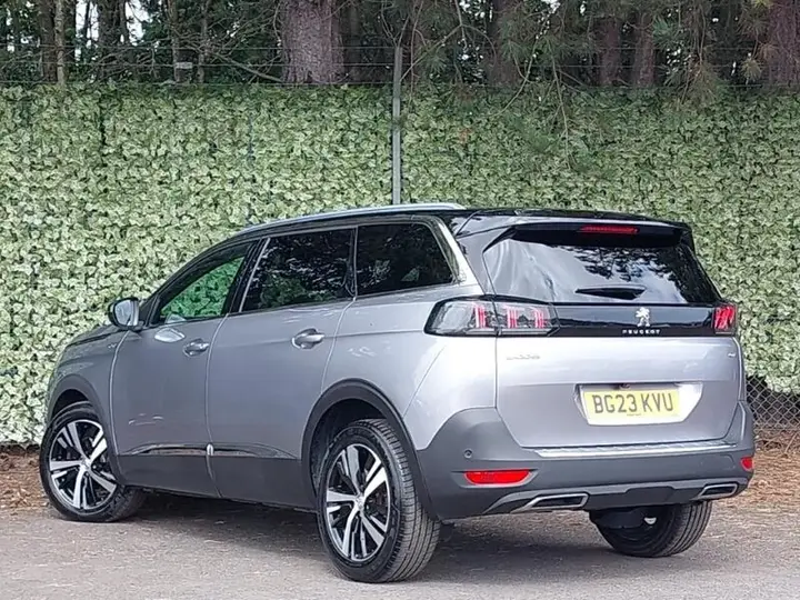Peugeot 5008 2023 photo 2