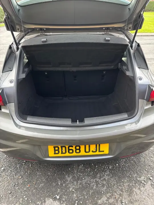 Vauxhall Astra 2018 photo 3