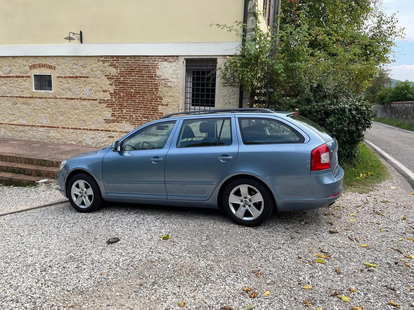 Skoda Octavia 2011 photo 2