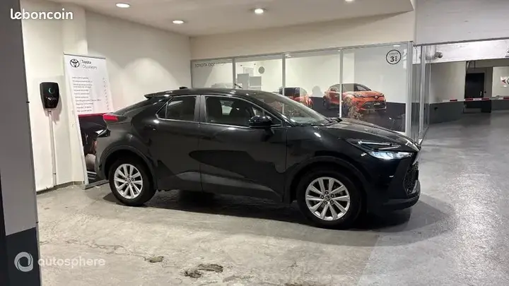 Toyota C-Hr 2025 photo 4