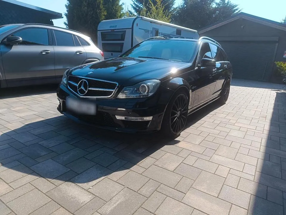Mercedes-Benz C63 Amg
