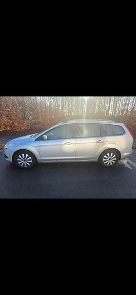 Ford Focus 2010 photo 3