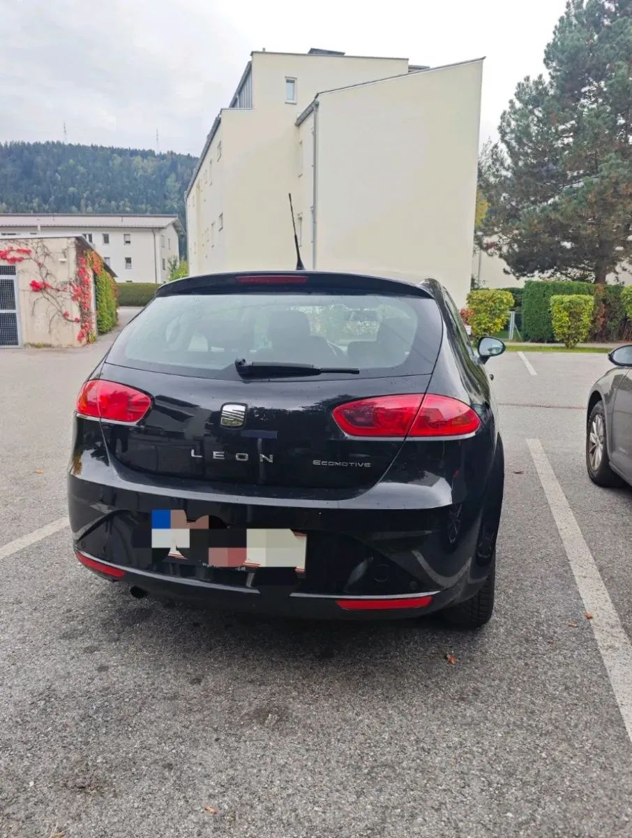 Seat Leon 2012 photo 2