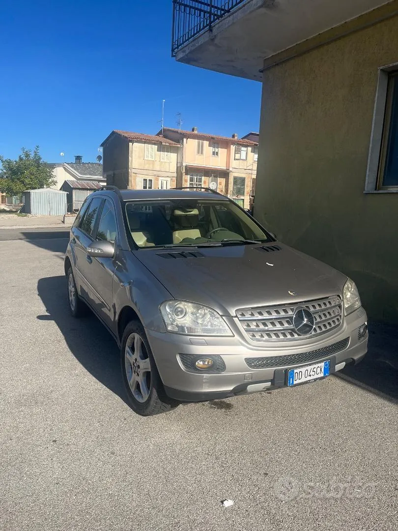 Mercedes-Benz 320 2006 photo 5