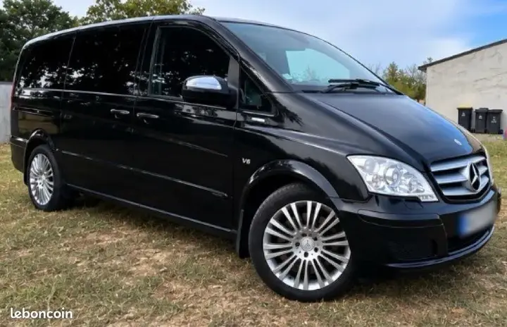 Mercedes-Benz Viano 2010 photo 2