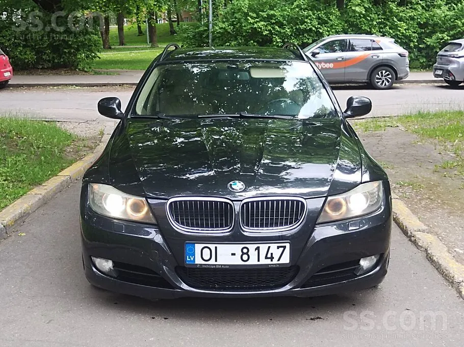 BMW 320D 2009 photo 2