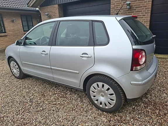 Volkswagen Polo 2007 photo 2