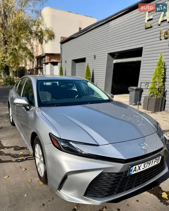 Toyota Camry 2024 photo 2