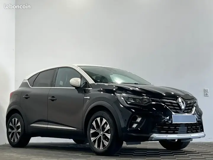 Renault Captur 2024 photo 2