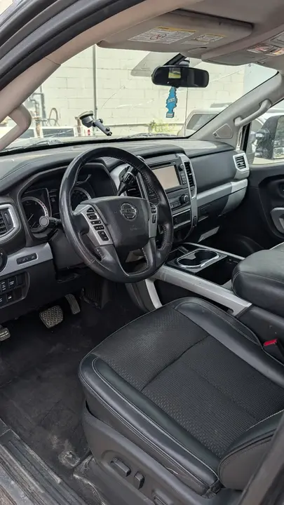 Nissan Titan 2016 photo 2
