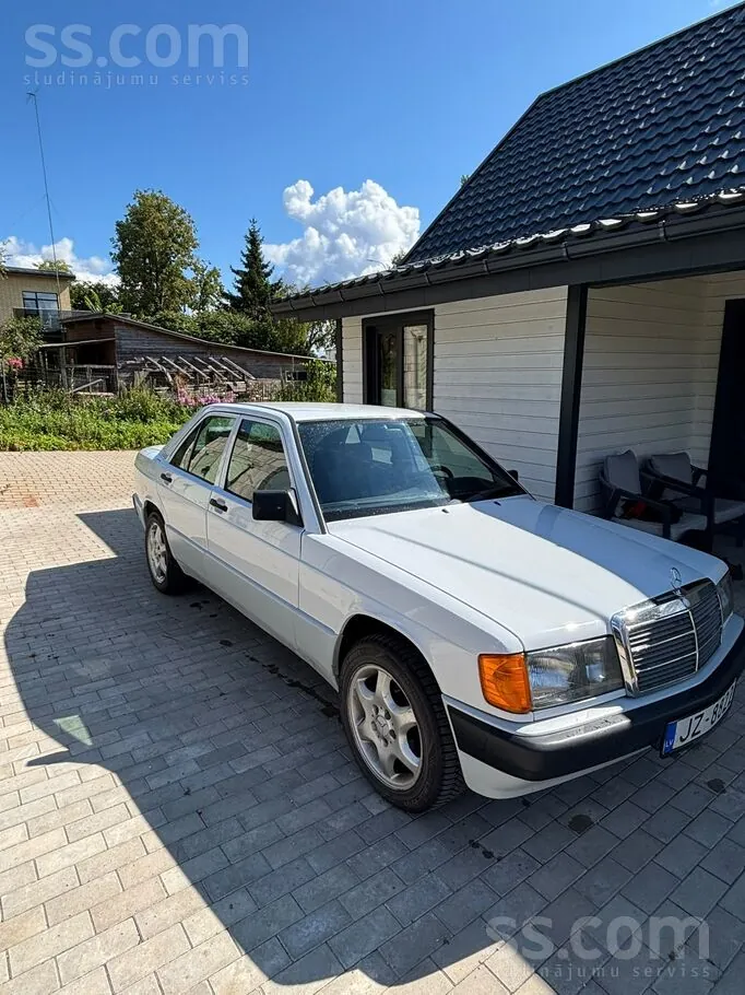 Mercedes-Benz 190 1991 photo 2