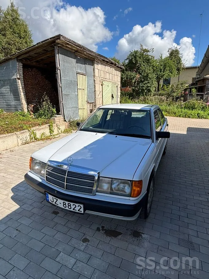 Mercedes-Benz 190