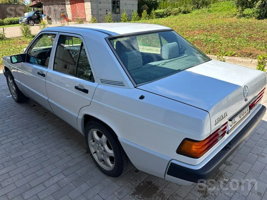 Mercedes-Benz 190 1991 photo 3